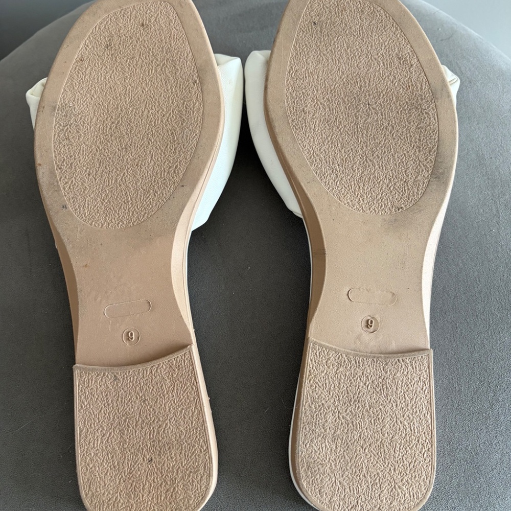 Seychelles White Slides - Picture 4 of 4